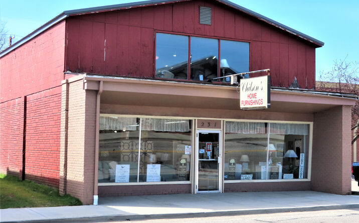 Pictures of Retail, Business for Sale property located at 231 Water St, Conneaut Lake, PA 16316 for sales - image #1