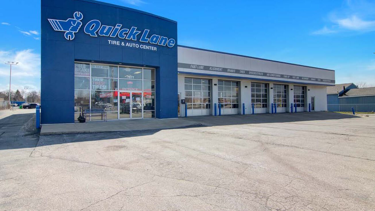 7877 East Ridge Road, Hobart, IN 46342