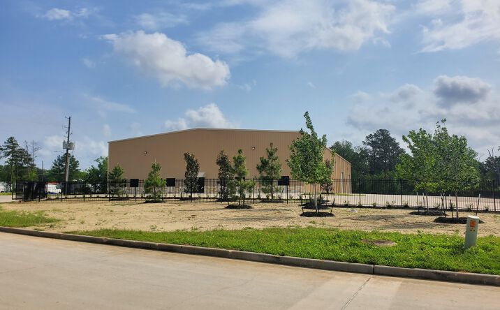 Pictures of Industrial property located at 2001 Traders Ridge Dr, Conroe, TX 77301 for sales - image #1