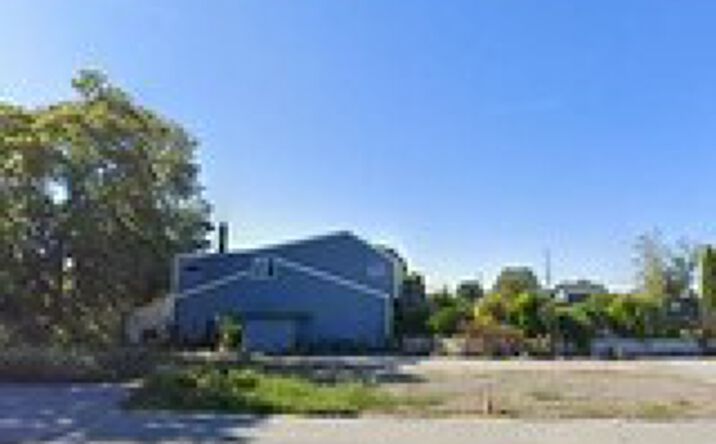 Pictures of Industrial property located at 1074 E Main Rd, Portsmouth, RI 02871 for sales - image #1