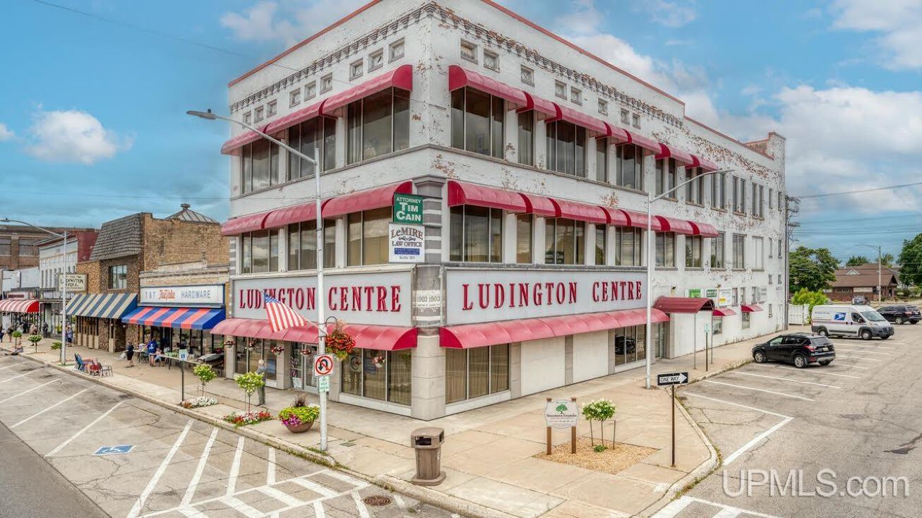 1100 Ludington, Escanaba, MI 49829