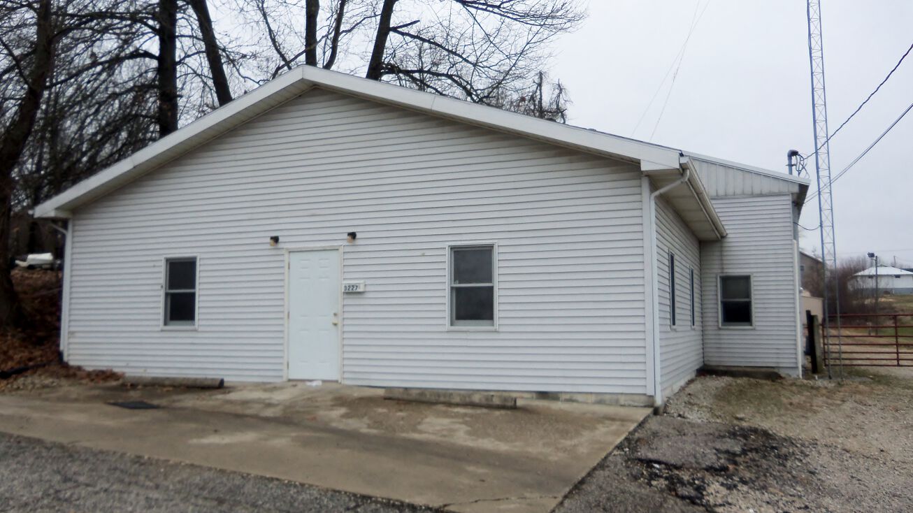 3227 R St, Bedford, IN 47421