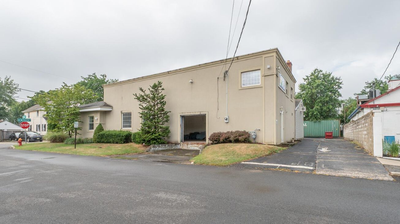 1 Suydam Place, Matawan, NJ 07747