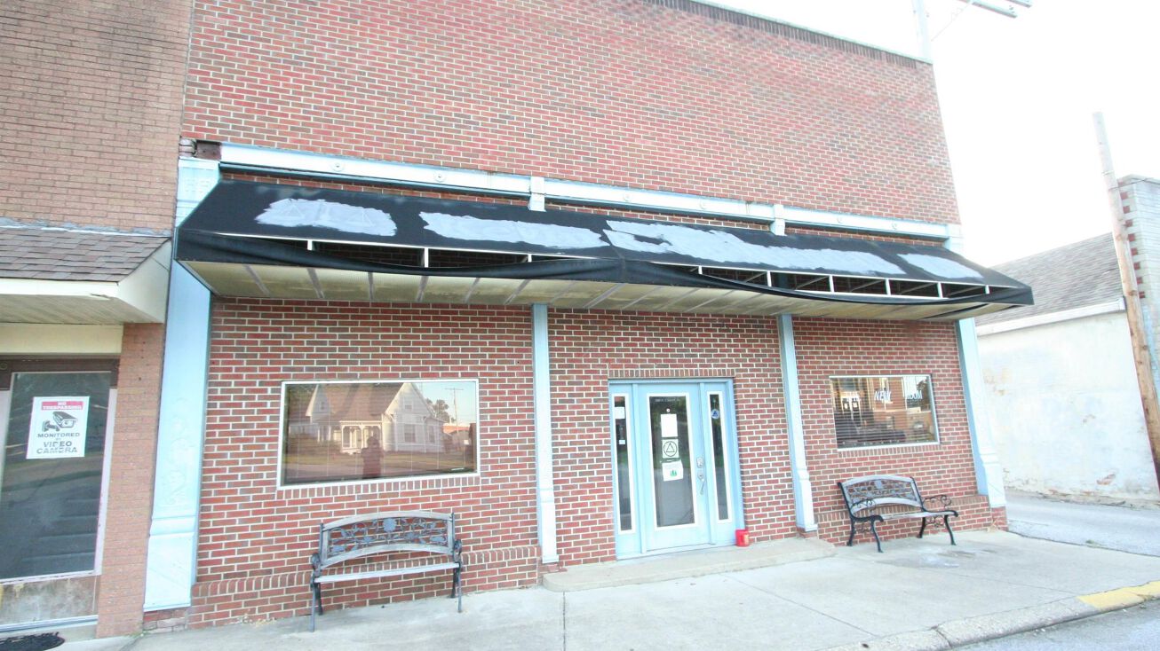 300 N CHURCH Street, Carmi, IL 62821 Office Property for Sale 300 N