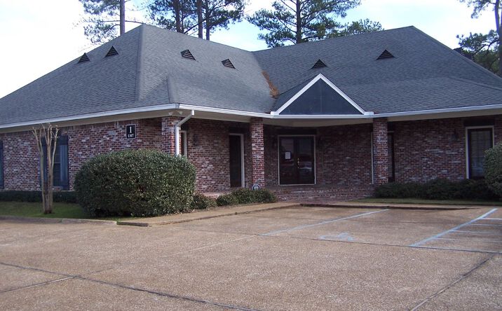 Pictures of Office property located at 1307 Airport Rd, Flowood, MS 39232 for sales - image #1