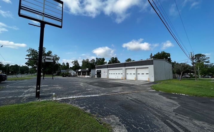Pictures of Retail property located at 2737 Castle Hayne Rd, Wilmington, NC 28401 for sales - image #1