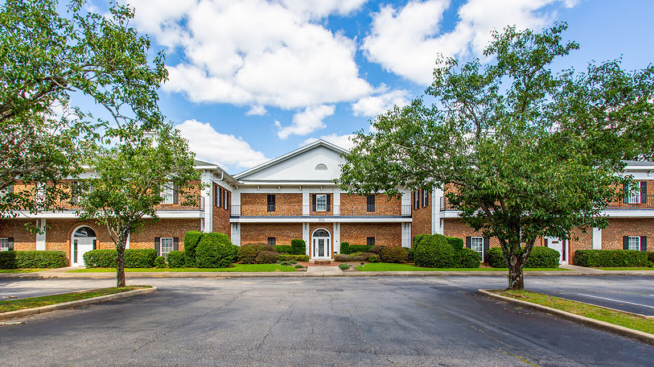 1111 Hillcrest Rd, Mobile, AL 36695