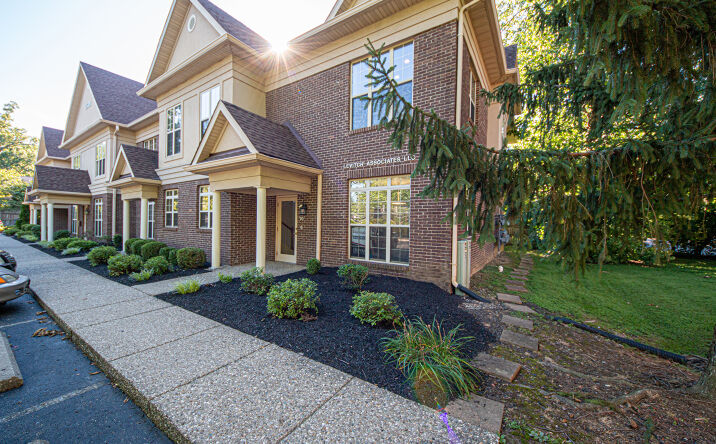 Pictures of Office property located at 7508 New La Grange Rd, Louisville, KY 40222 for comps - image #1