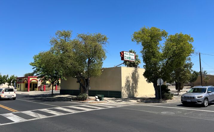 image of property at 505 E 7TH ST Hanford CA 93230-4607
