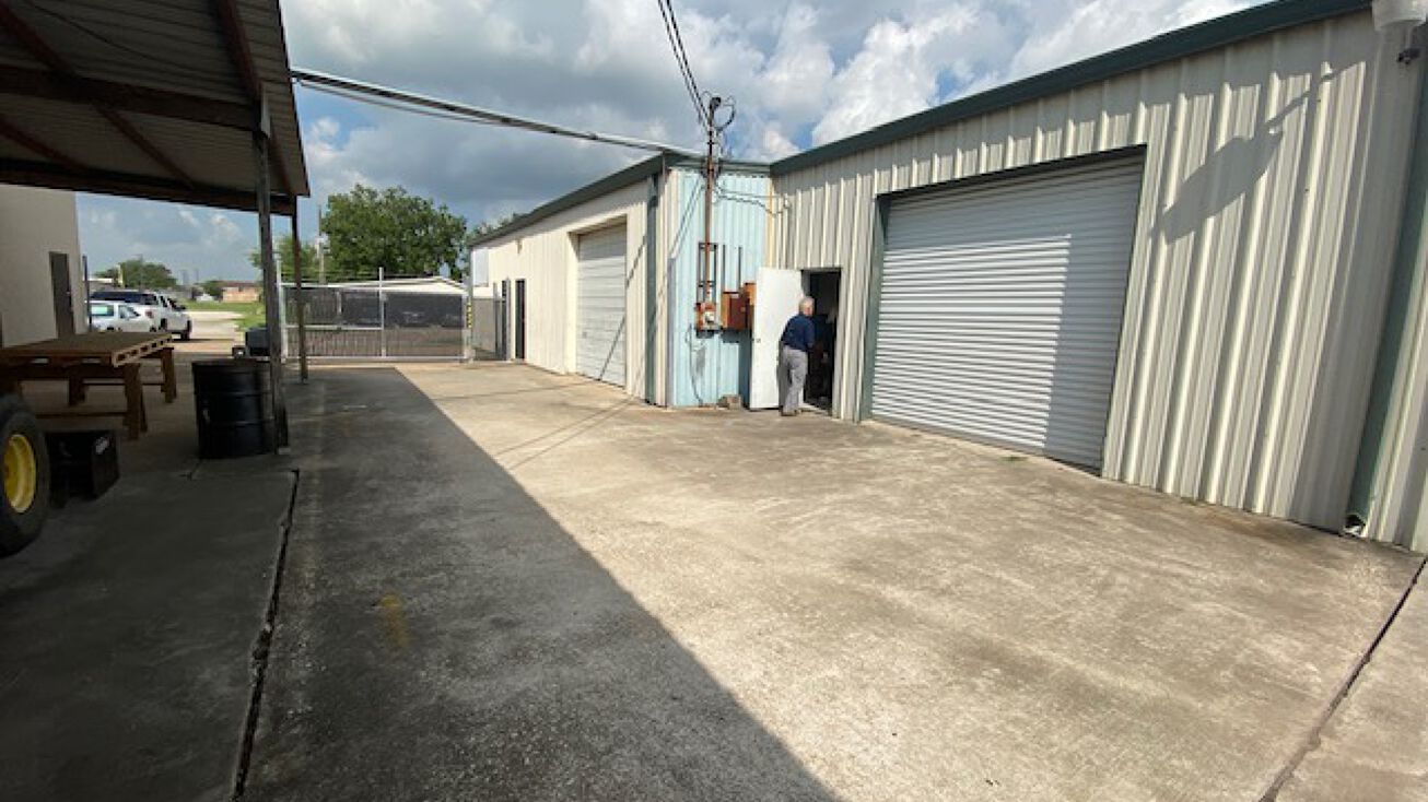 8412 Mosley Rd, Houston, TX 77075 Industrial Property for Sale 8412