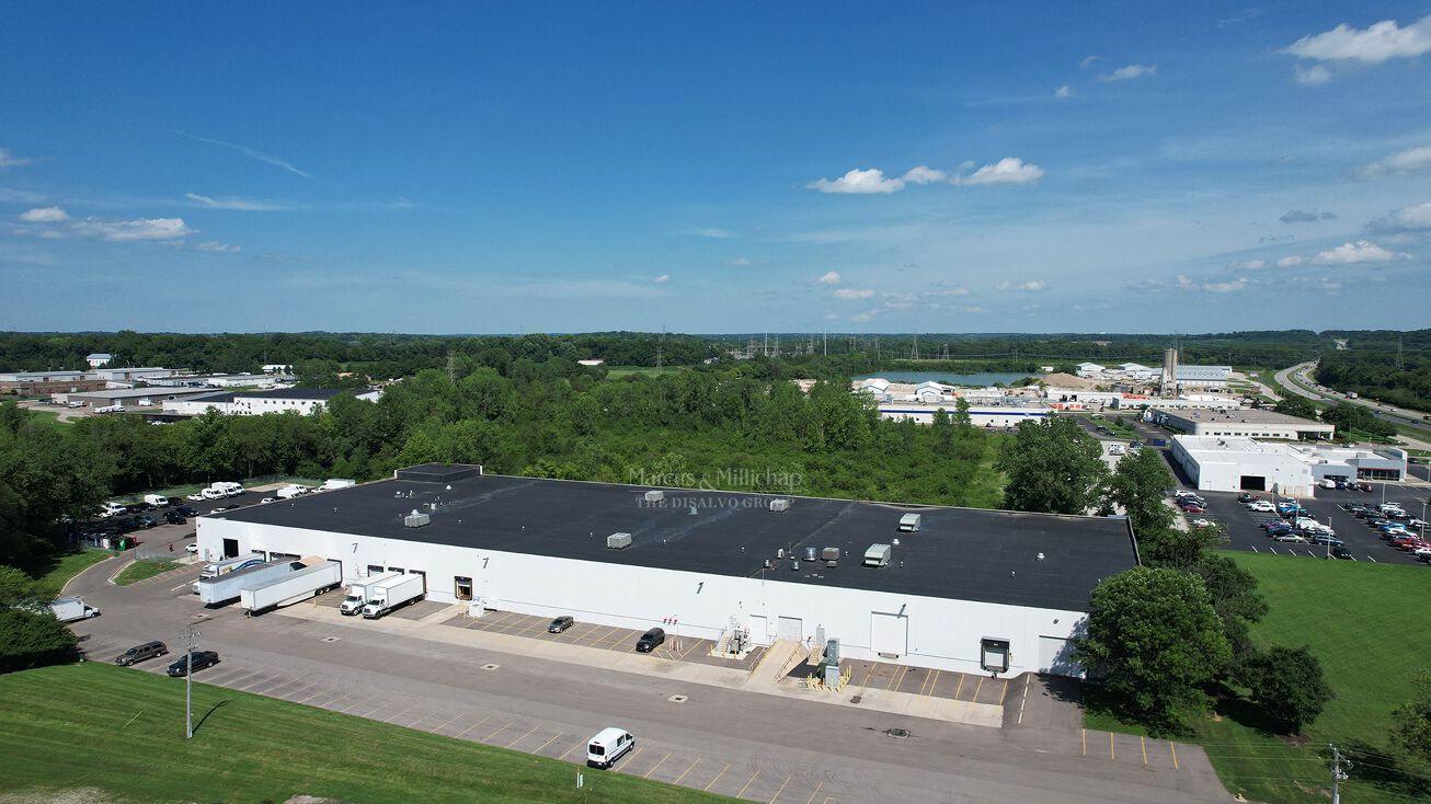 2152 Heller Dr, Beavercreek, OH 45434