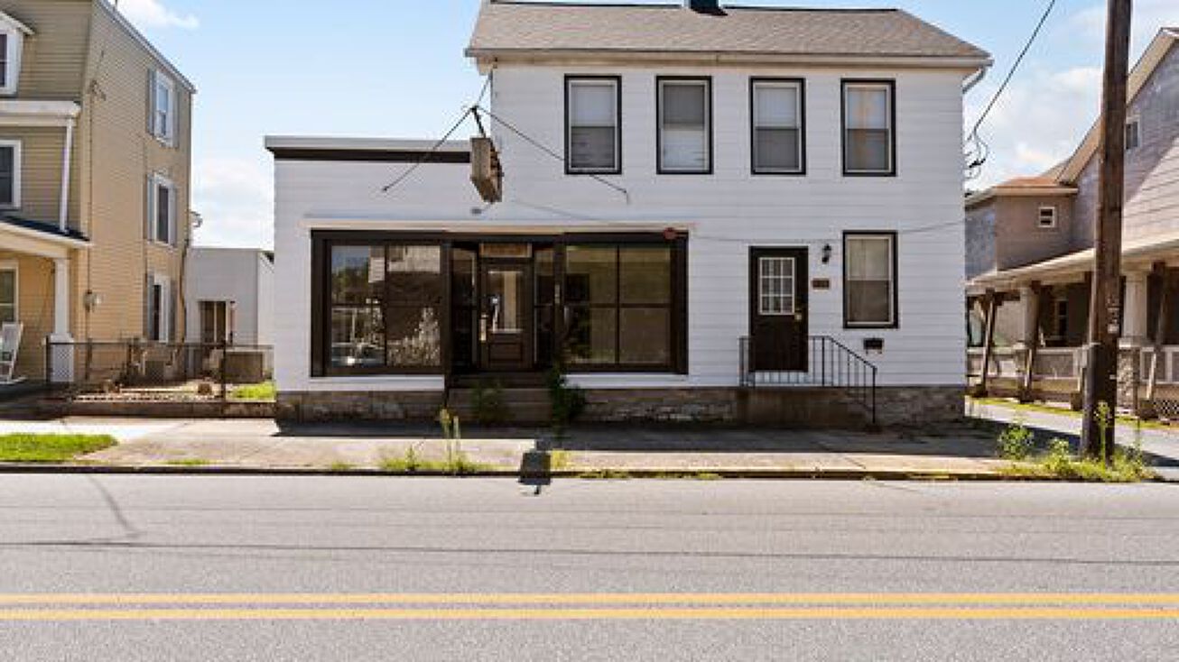 245/247 W Main St, Hummelstown, PA 17036