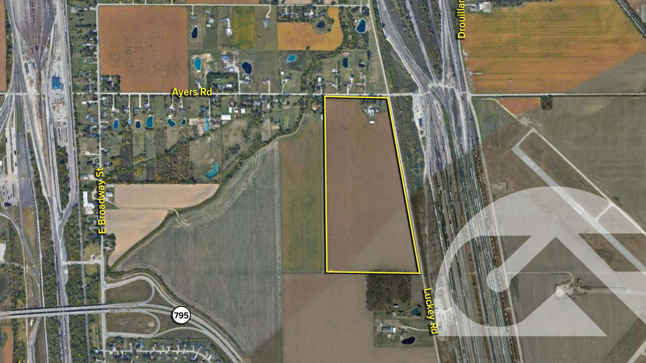 5235 Ayers Rd, Walbridge, OH 43465