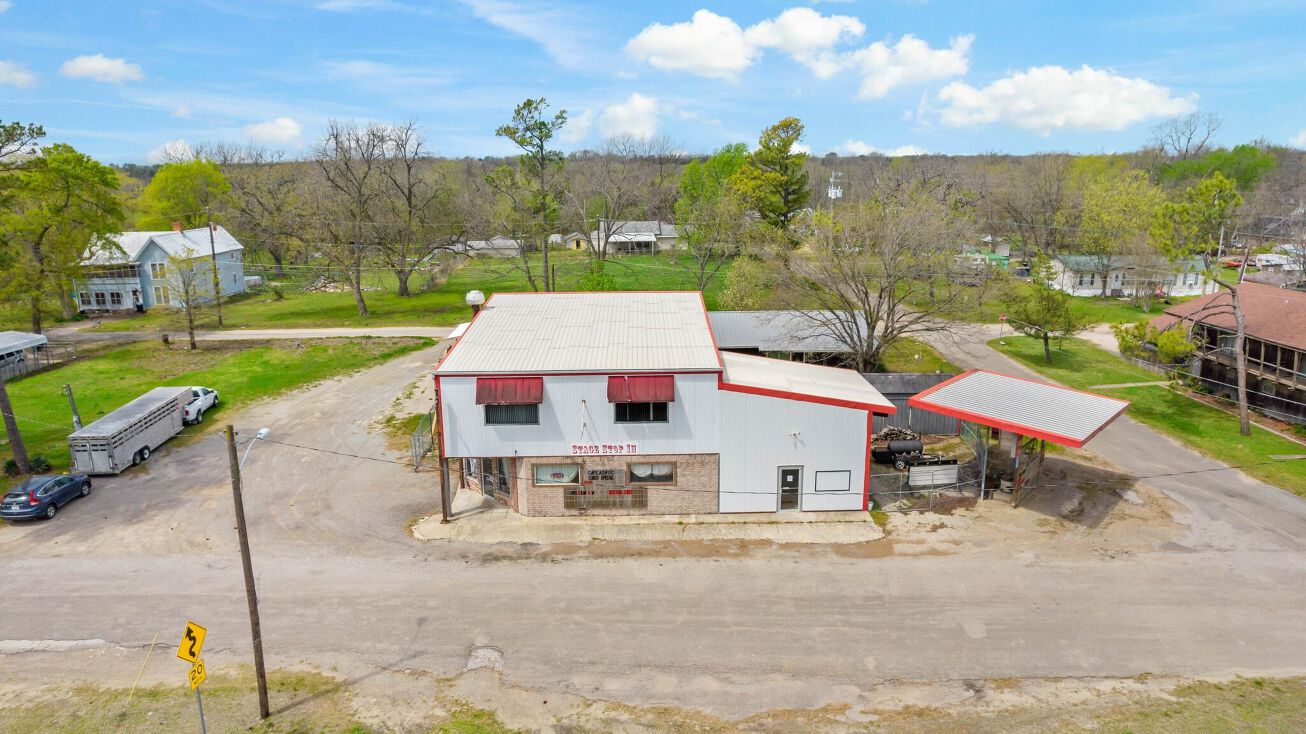 302 & 304 S Harrison, Roxton, TX 75477