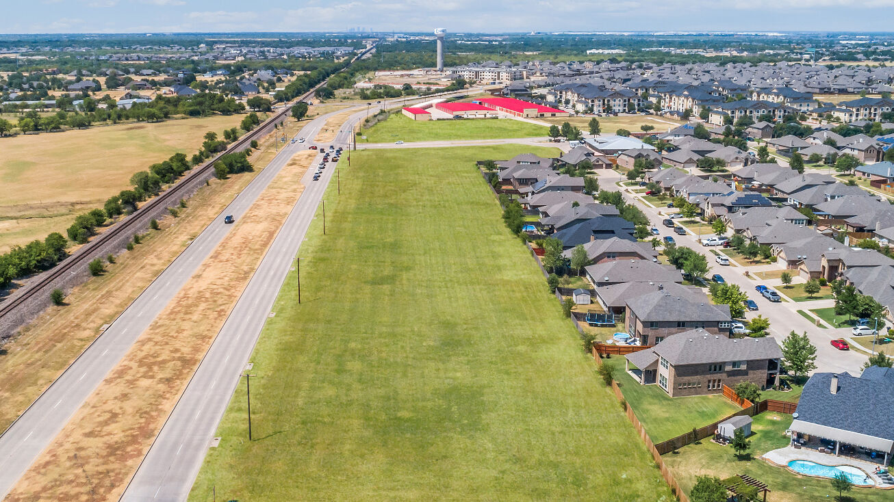 1370 NW John Jones Dr, Burleson, TX 76028