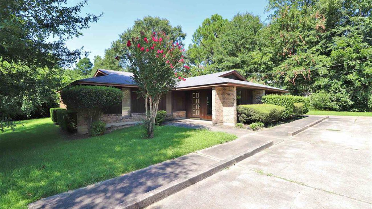 917 Lynwood Ave, Bastrop, LA 71220