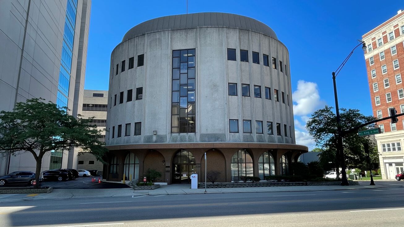 325 Washington St, Waukegan, IL 60085