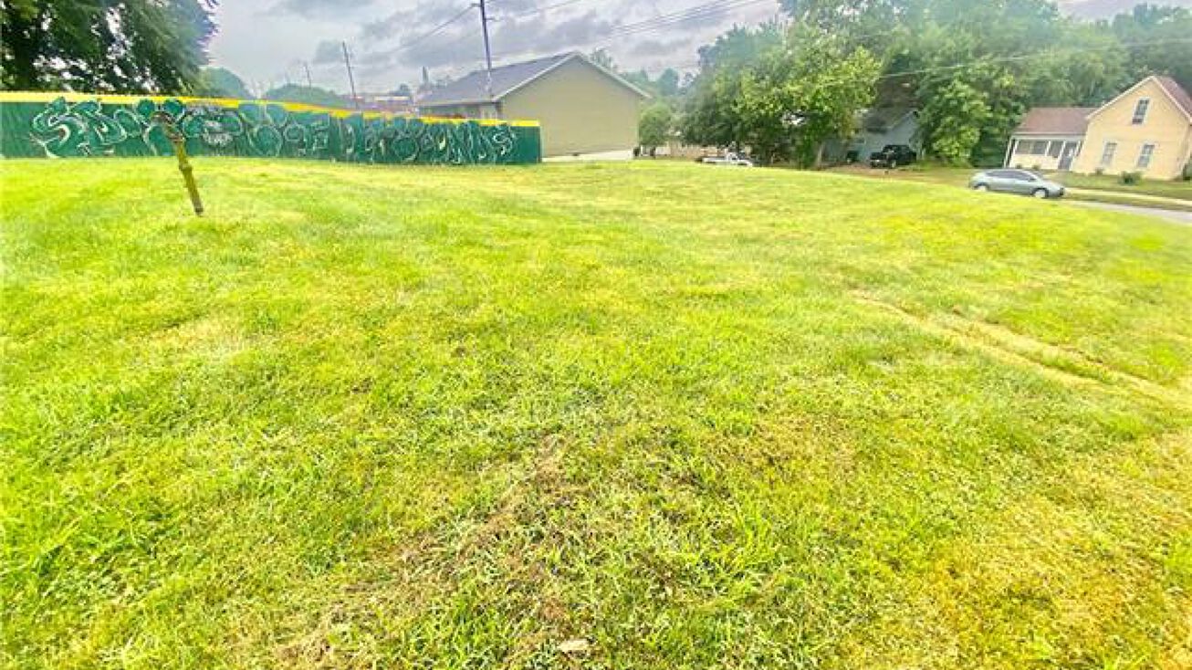 134 N Davis Street, Maryville, MO 64468