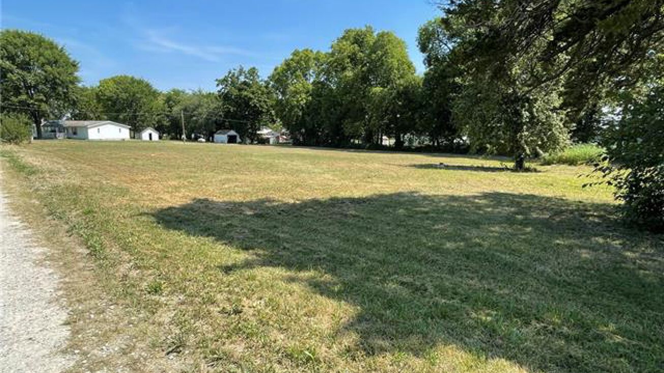 203 N Lincoln Street, Fontana, KS 66026