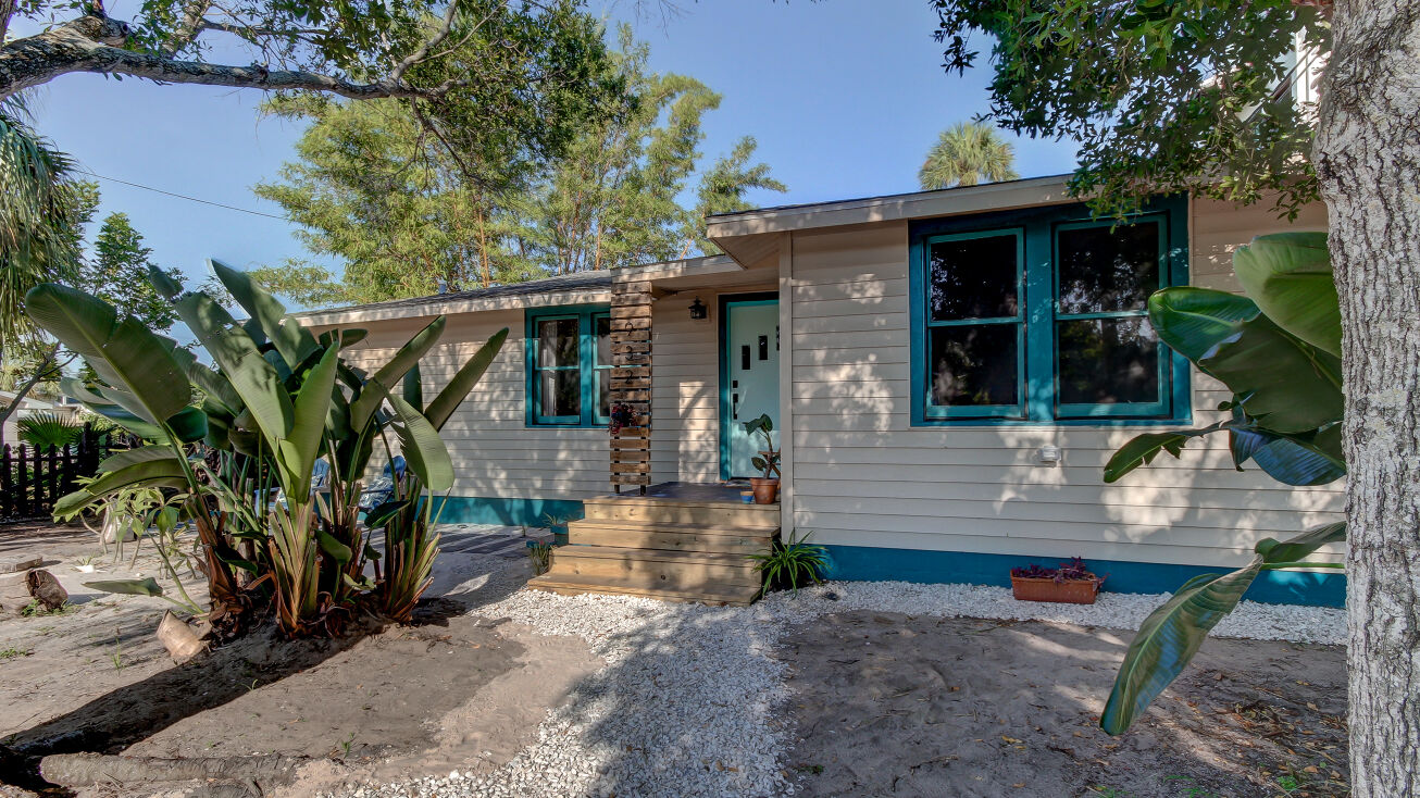 932 Highland Ave, Dunedin, FL 34698