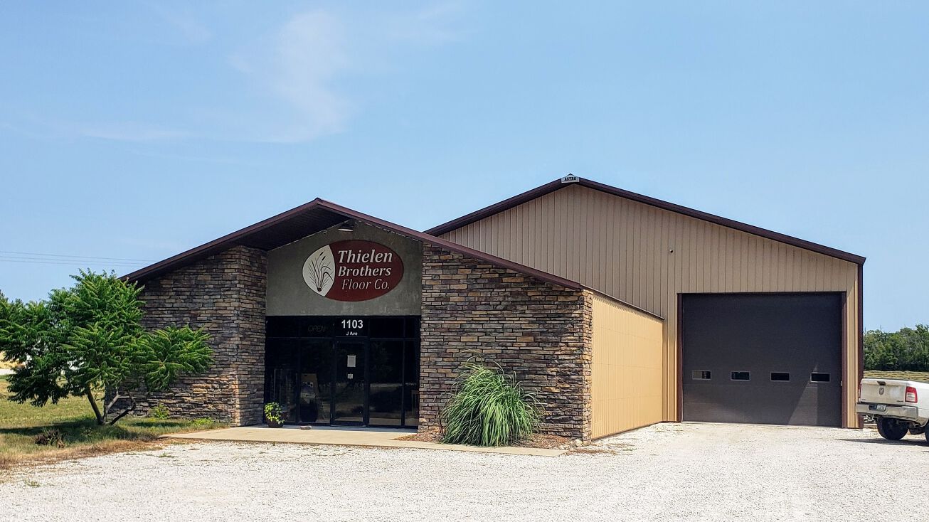 1103 J Ave, Perry, IA 50220