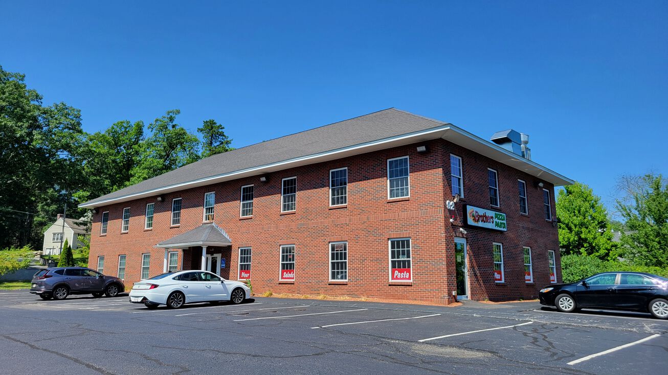 92 Middlesex Rd, Tyngsborough, MA 01879