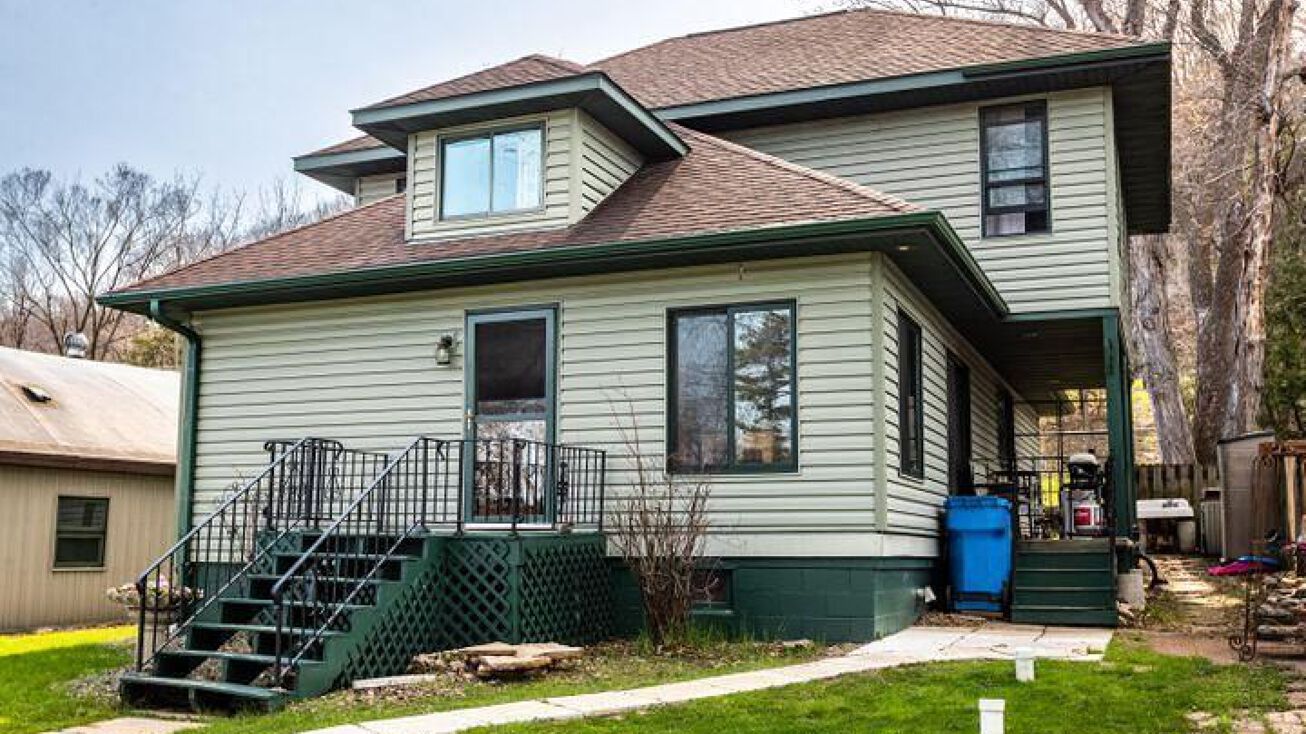 46855 River St, La Crescent, MN 55947