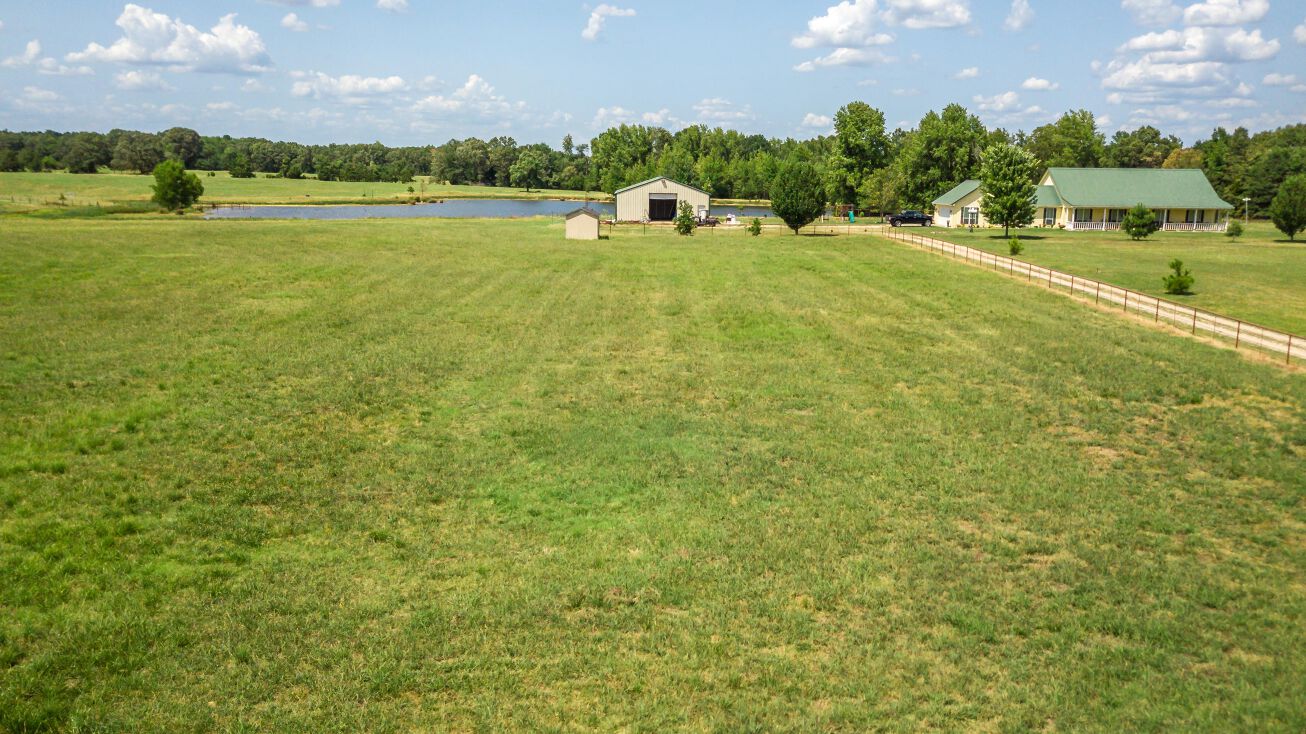 815 County Rd 45300, Powderly, TX 75473