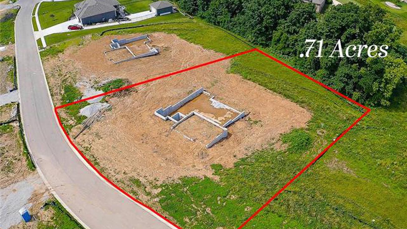 13428 Oakridge Drive, Kearney, MO 64060