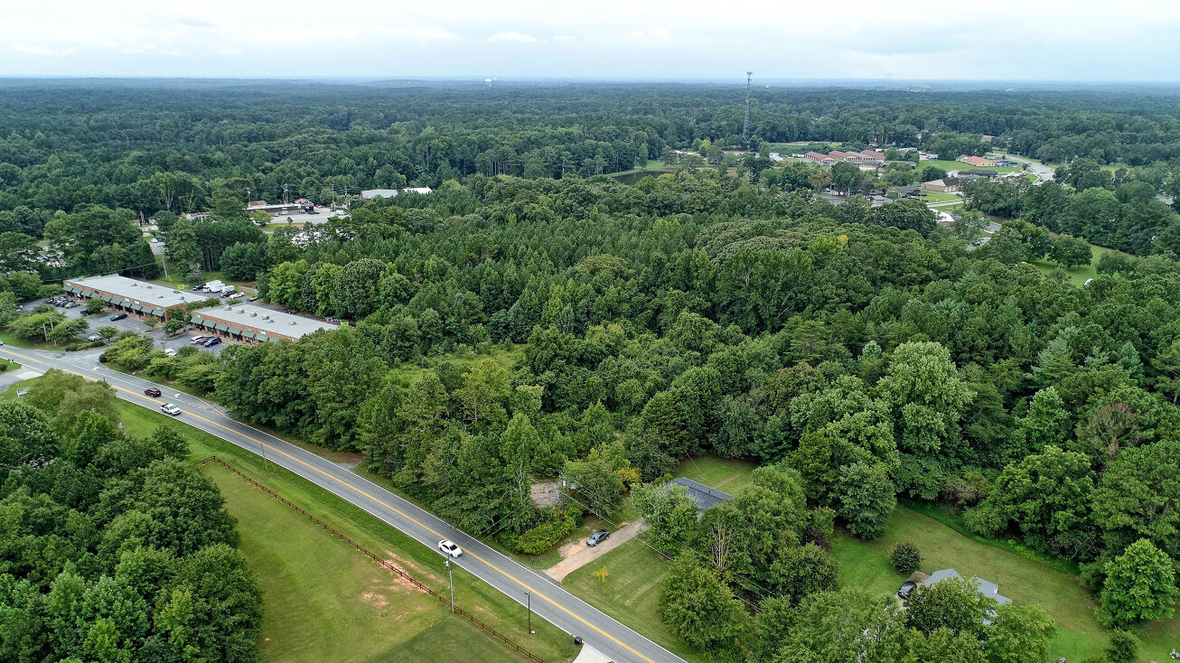 142 Palmetto Rd, Tyrone, GA 30290