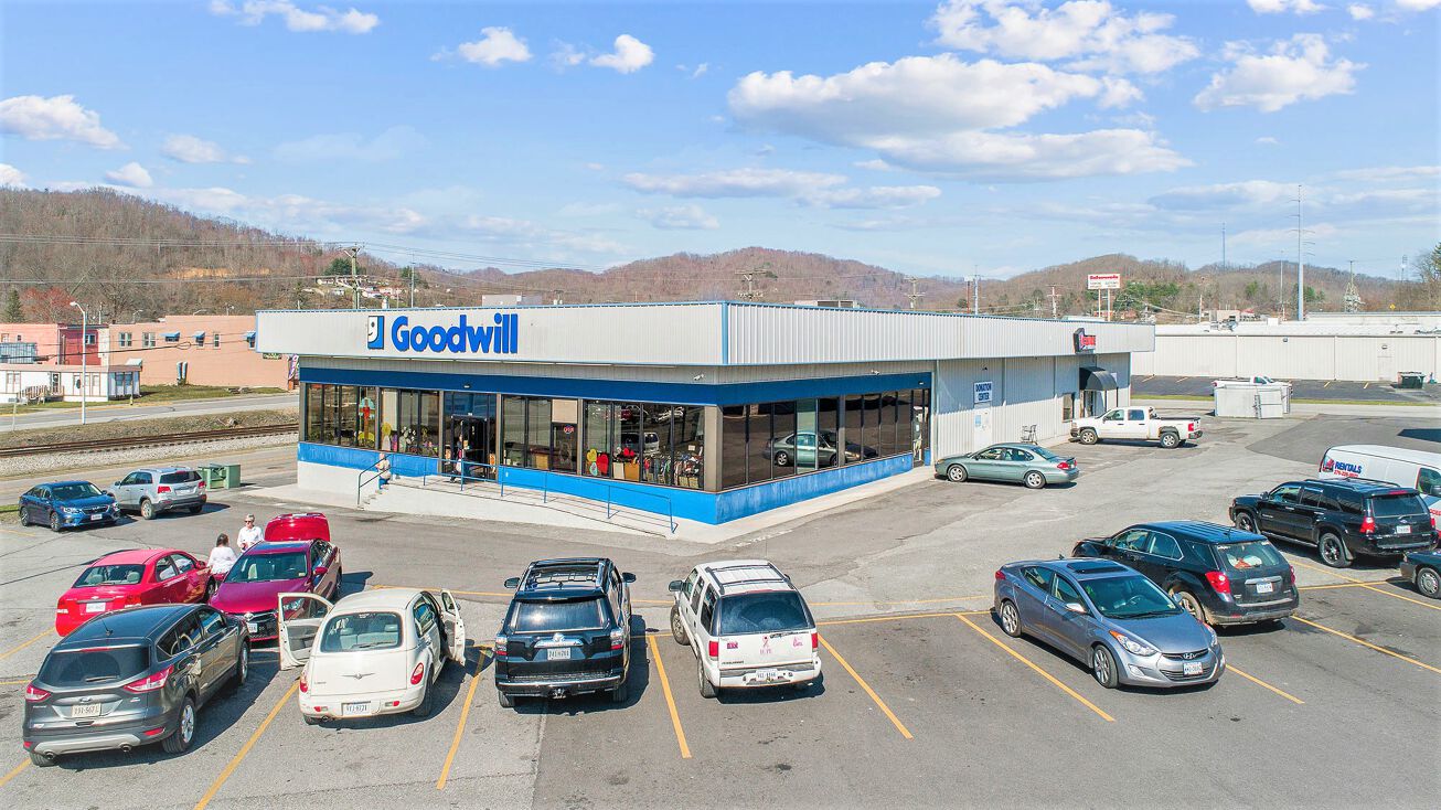 2510 S Front St, Richlands, VA 24641