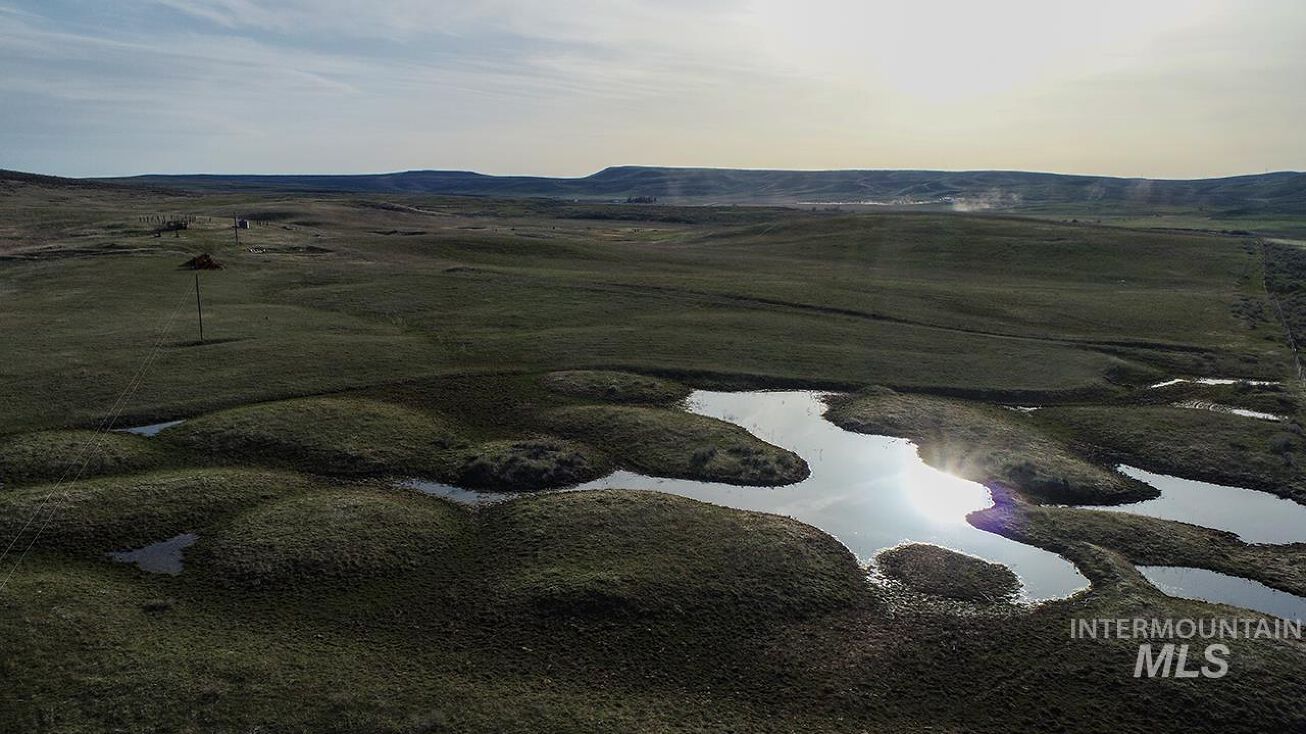 320 Big Flat Rd, Midvale, ID 83645