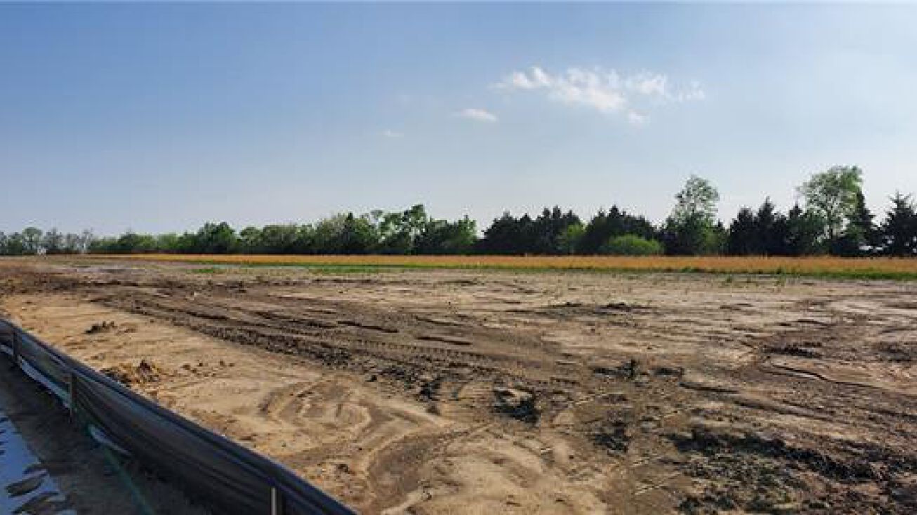 9732 Ingrid Street, De Soto, KS 66018