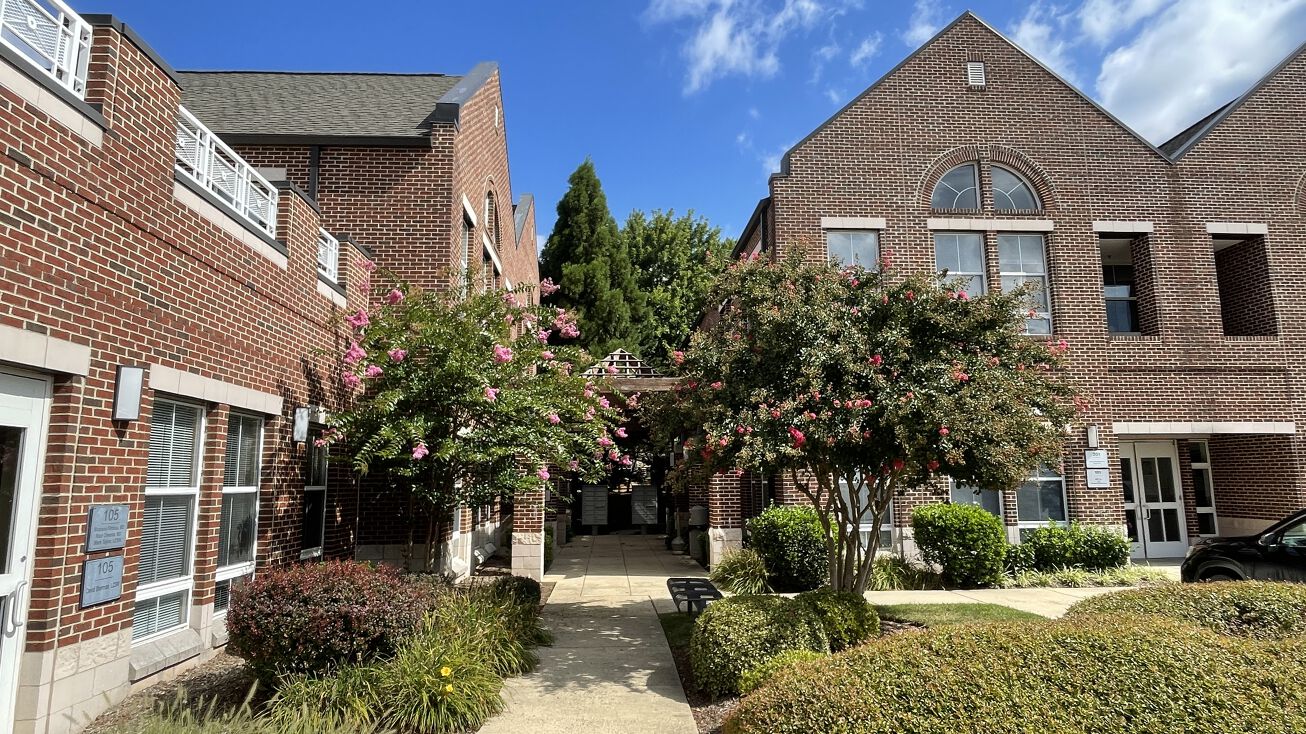 21145 Whitfield Pl, Potomac Falls, VA 20165