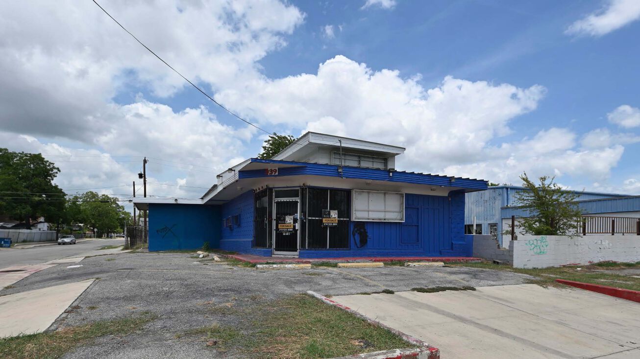 939 W Hildebrand, San Antonio, TX 78201