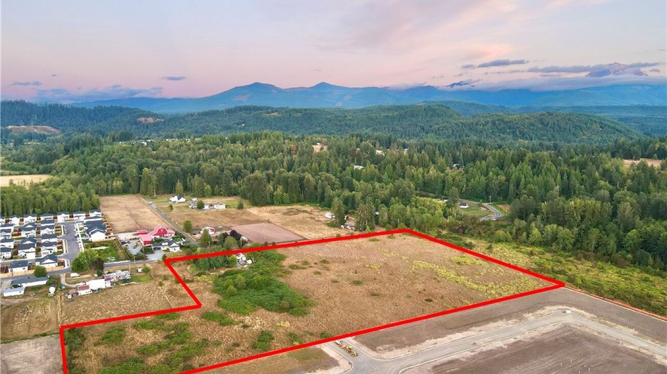 697 Spiketon Rd, Buckley, WA 98321