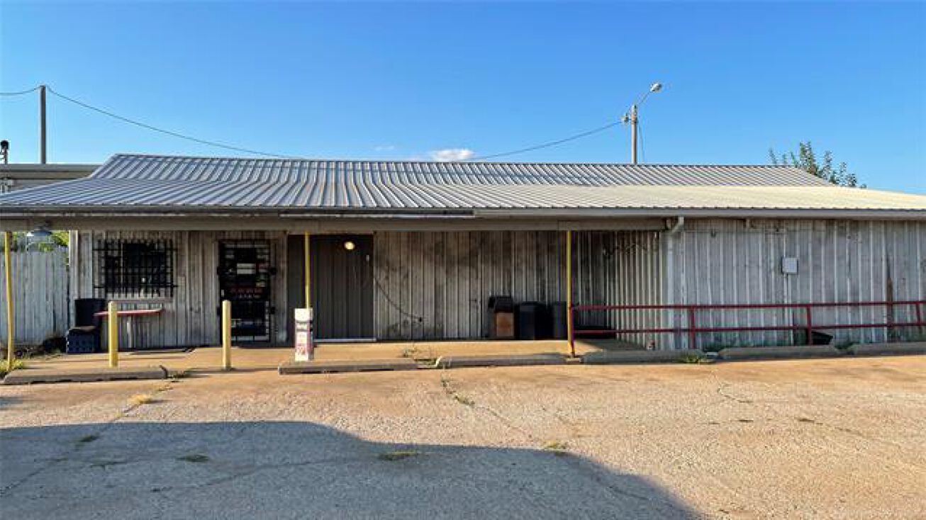 11082 New Prue Road , Hominy, OK 74035