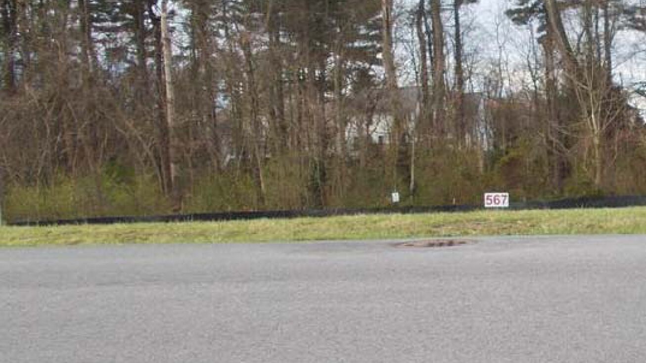 10823 Hershey Dr, Williamsport, MD 21795