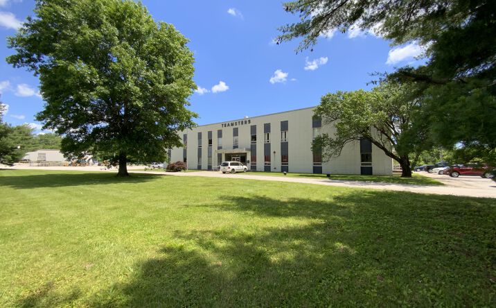 Pictures of Office property located at 4501 Emanuel Cleaver II Blvd., Kansas City, MO 64130 for sales - image #1
