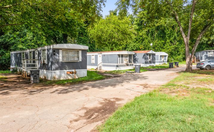 Pictures of Mobile Home Park property located at 12 Dempsey St, Greenville, SC 29605 for comps - image #1