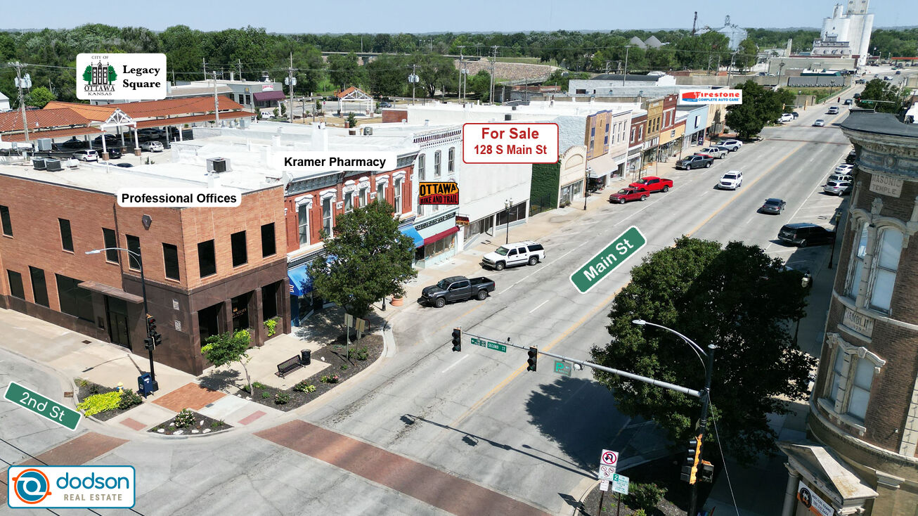 128 S Main St, Ottawa, KS 66067