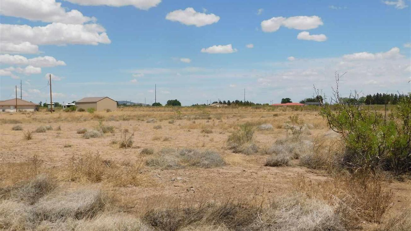 Dove Ln, Deming, NM 88030