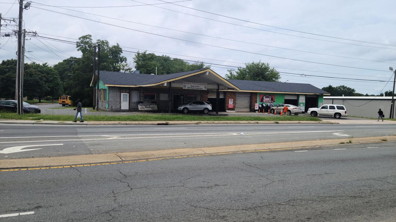 2901 Beatties Ford Rd, Charlotte, NC 28216