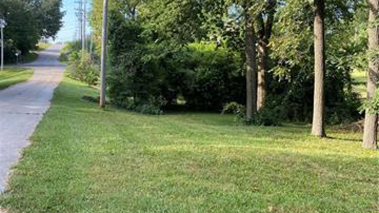 Pictures of Land property located at 405 N Main Street, Plattsburg, MO