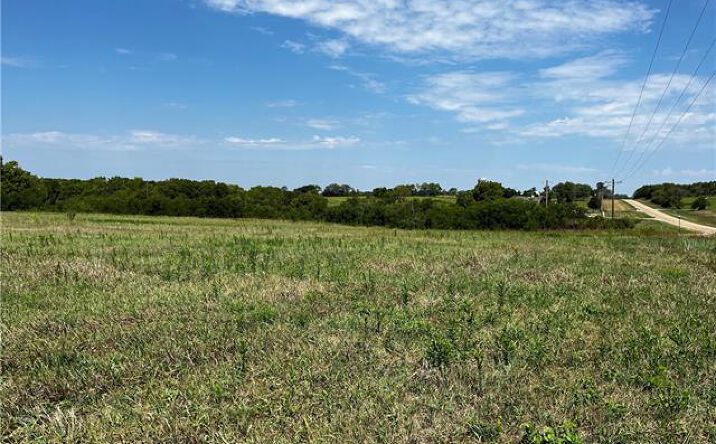 Pictures of Land property located at 2 Ferguson Road, Ozawkie, KS 66070 for sales - image #1