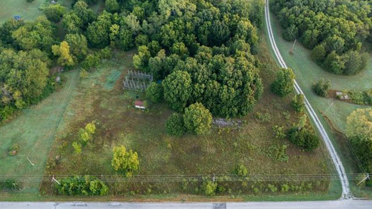 000 NW old 36 Highway, Hamilton, MO 64644