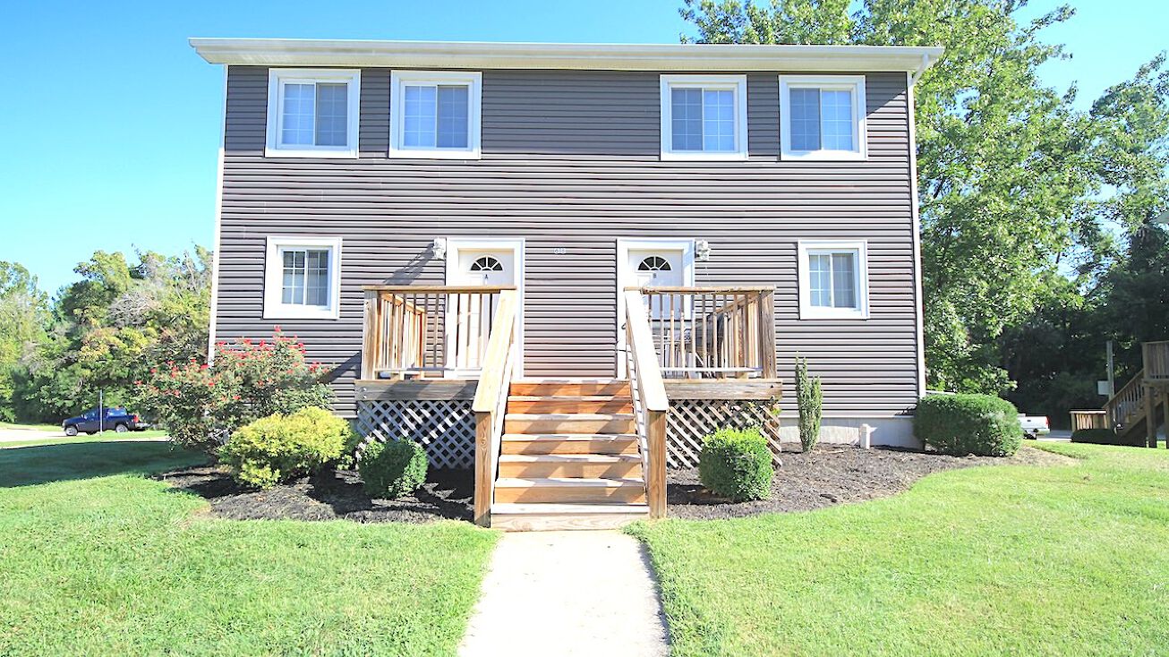 618 E Campus Dr, Carbondale, IL 62901 Multifamily Property for Sale