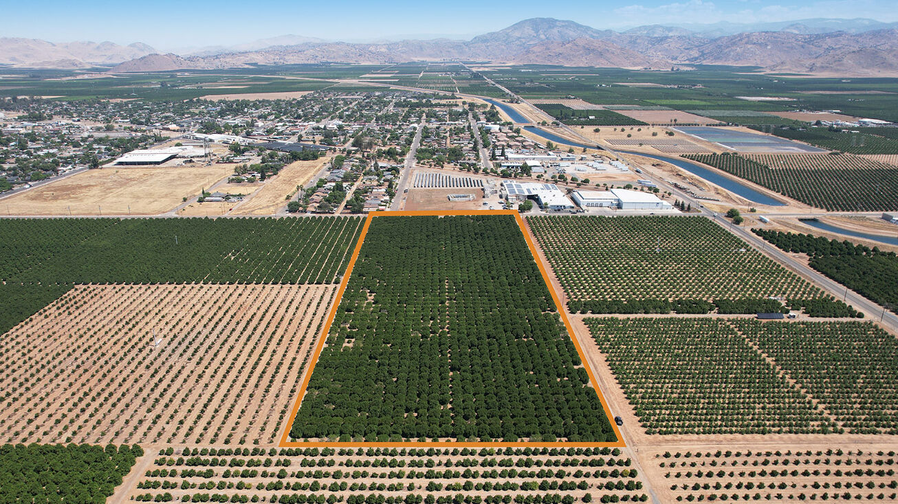 Ave 456, Orange Cove, CA 93646