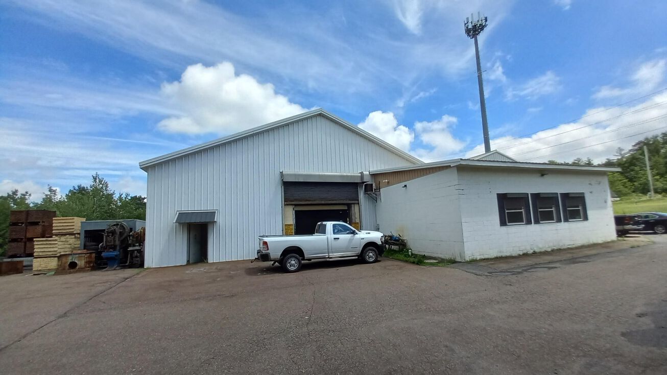 1127 Harwood Rd, Hazle Twp, PA 18202