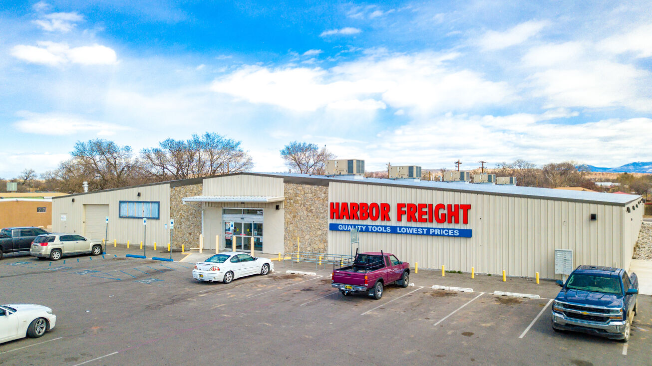 1907 N Riverside Dr, Española, NM 87532